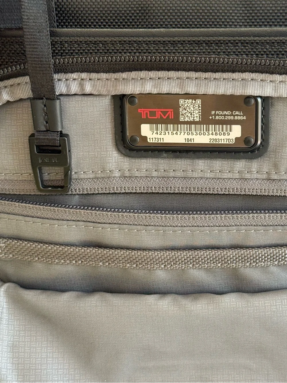 TUMI Alpha 3 Expandable Organizer Travel Tote Briefcase Bag Black Crossbody Mint